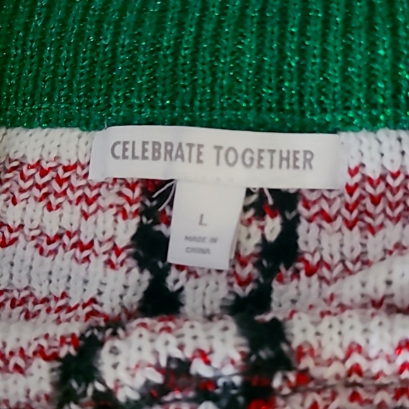 Holiday Top - Picture 4 of 5